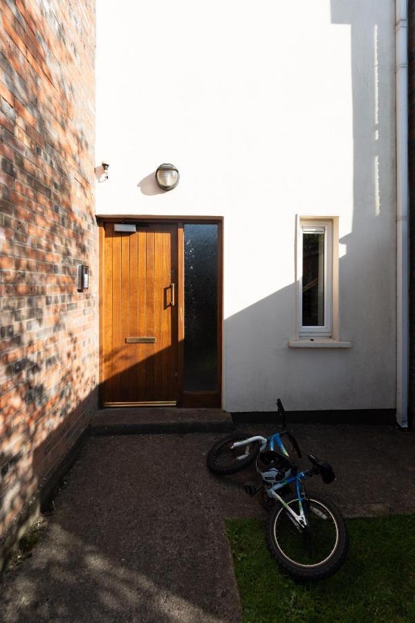 Goldenglow 15 Min Airport Appartement