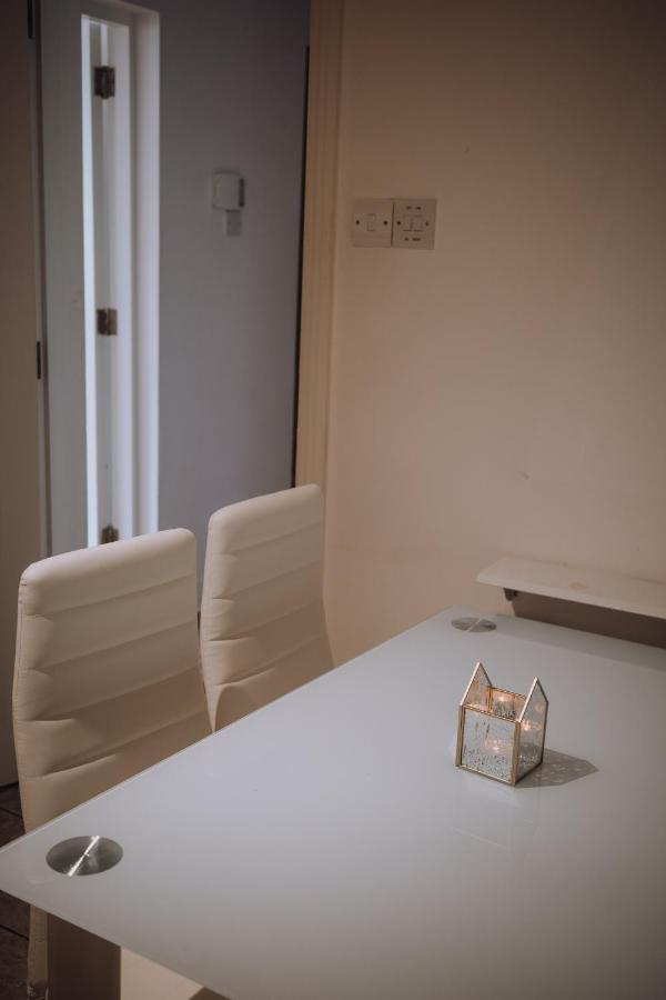 Appartement Goldenglow 15 Min Airport *